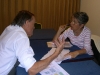 AG 2010 - François N. en grande discussion avec Isabelle R. pour créer une nouvelle entente Oséo-Groupe CA